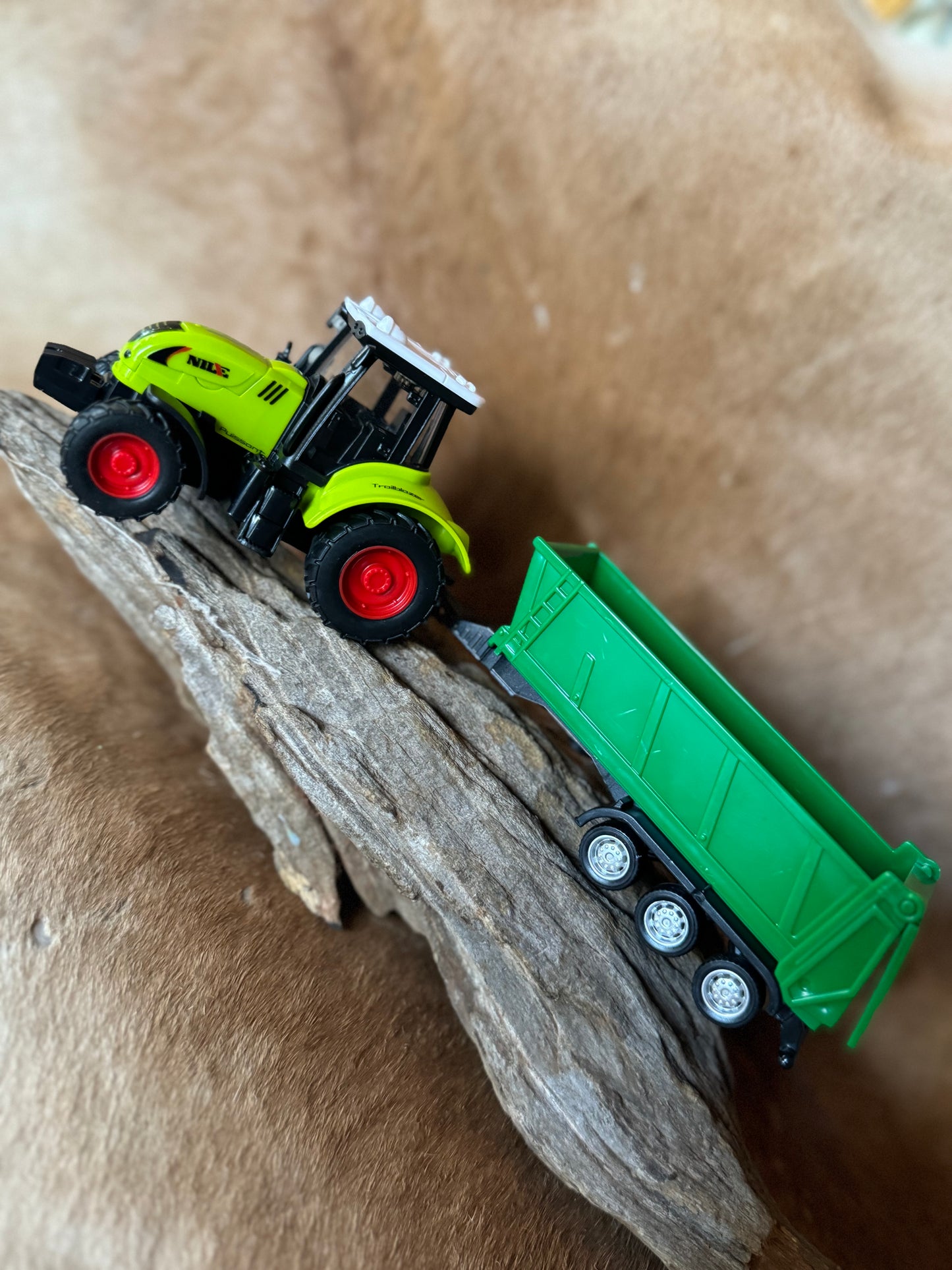 Trator Brinquedo