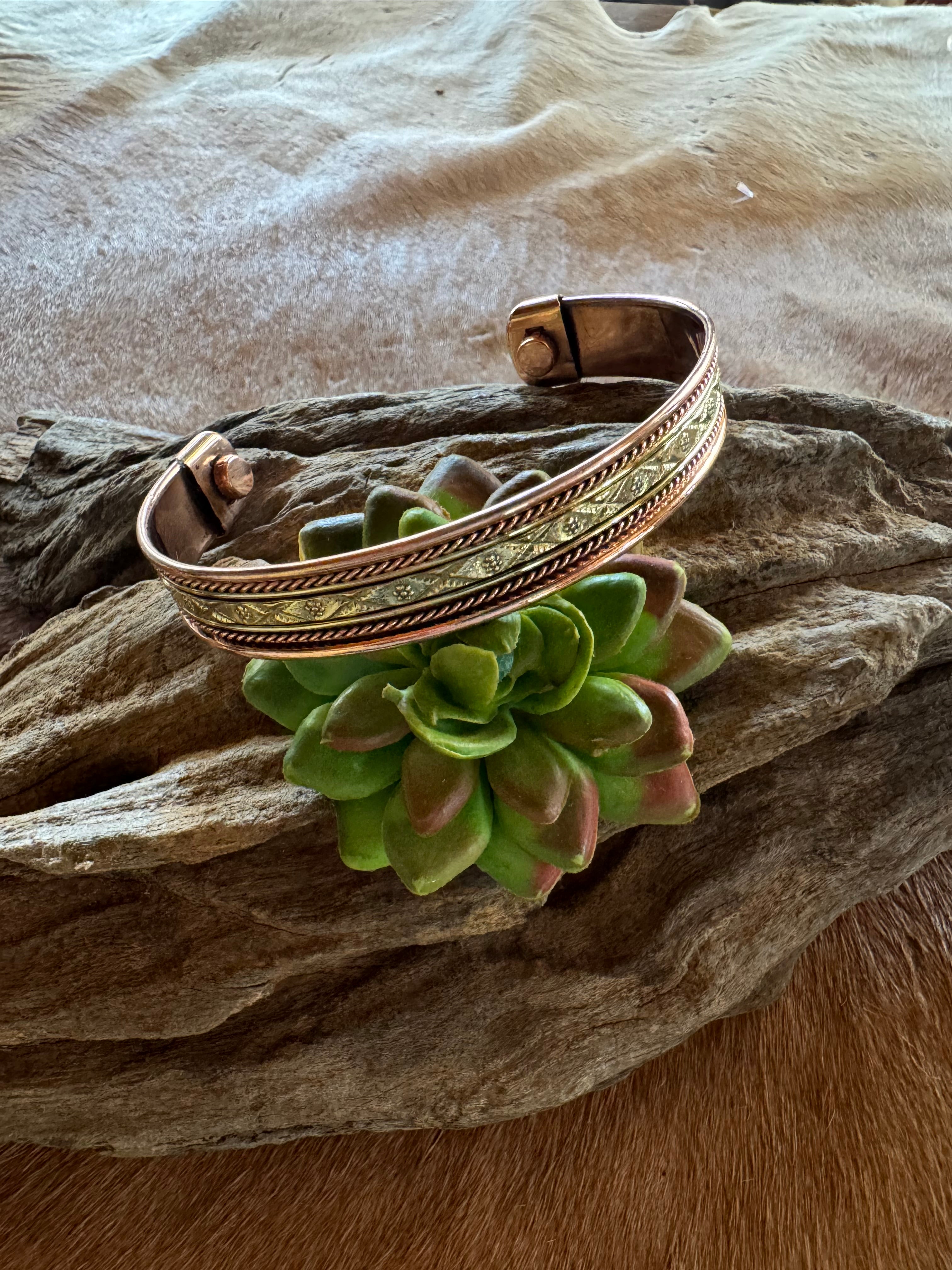Bracelete de Cobre Bordada