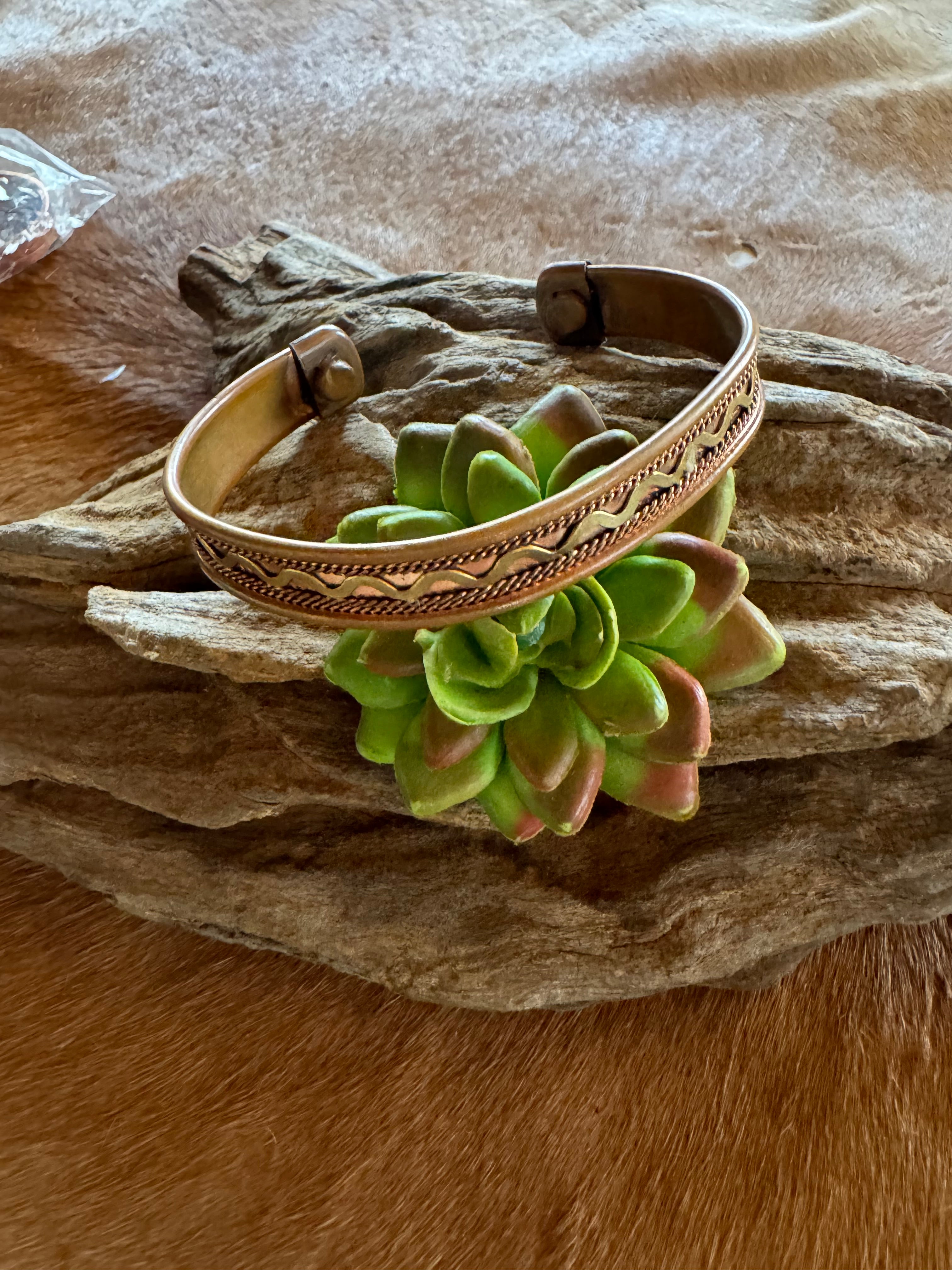 Bracelete de Cobre Bordada